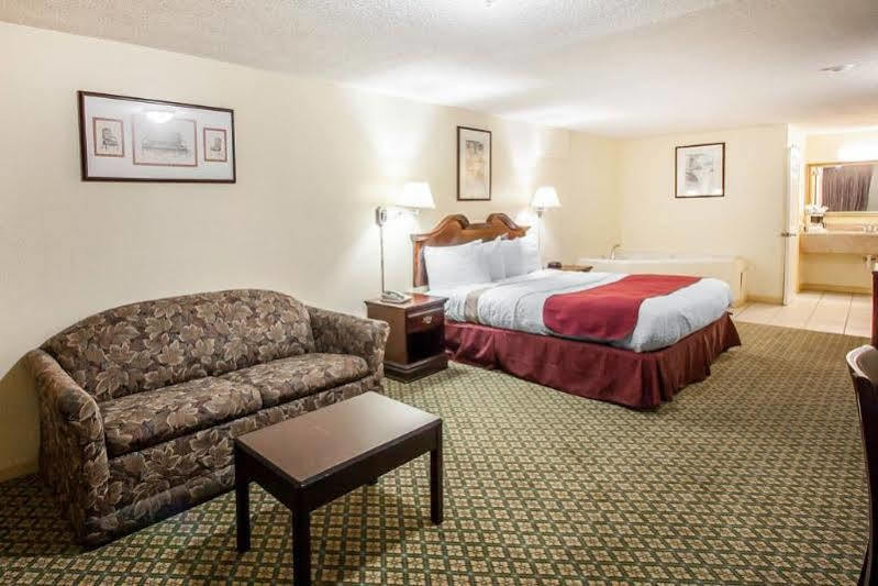 ממפיס Rodeway Inn מראה חיצוני תמונה