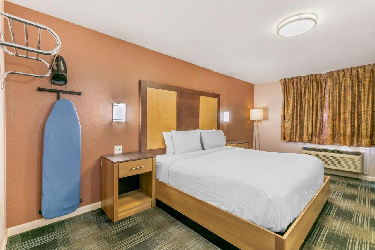 ממפיס Rodeway Inn מראה חיצוני תמונה