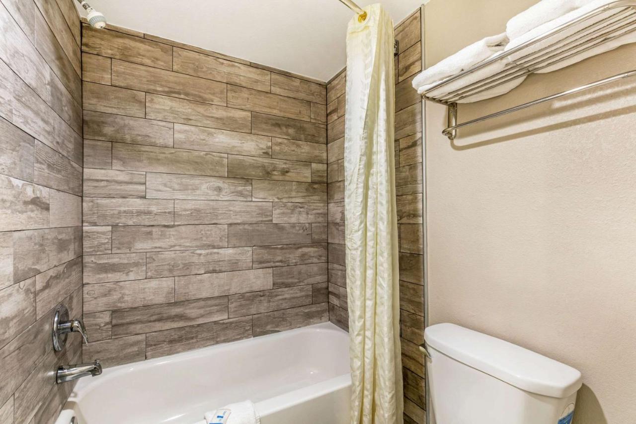 ממפיס Rodeway Inn מראה חיצוני תמונה